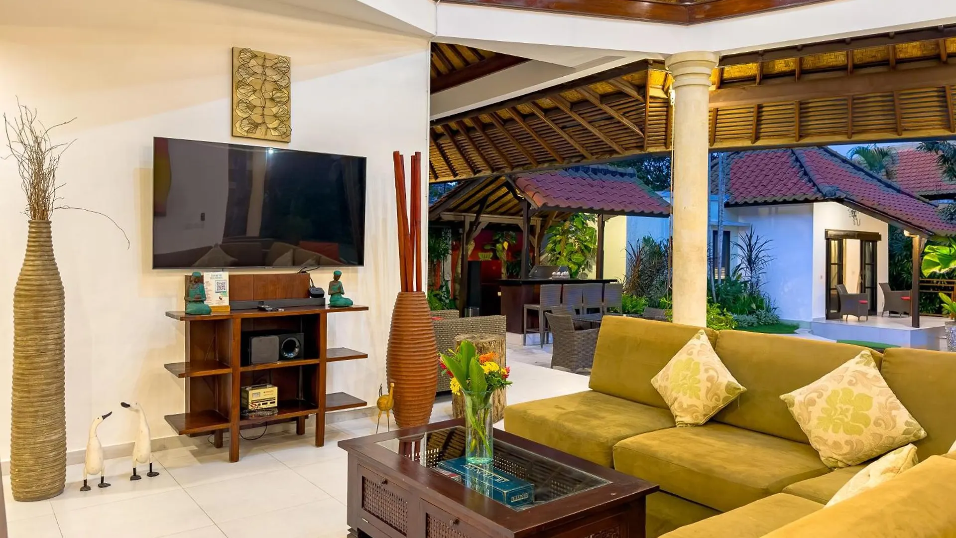 Villa Bugis Abimanyu Seminyak