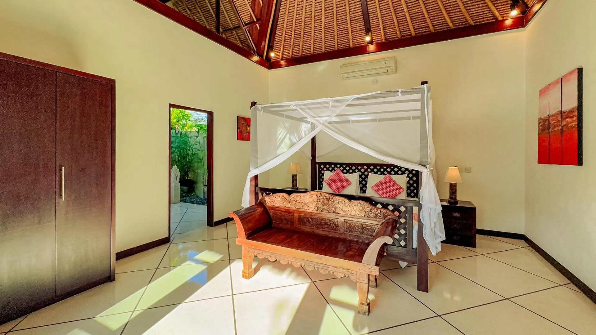 Villa Bugis Abimanyu Seminyak